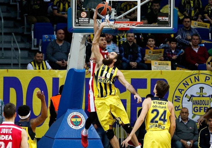 Zvezda poražena u Istanbulu, ali i dalje ima odličnu šansu za četvrtfinale