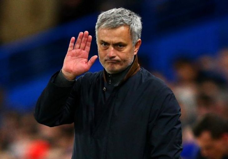 Saga je gotova! Mourinho potpisao ugovor sa Manchester Unitedom