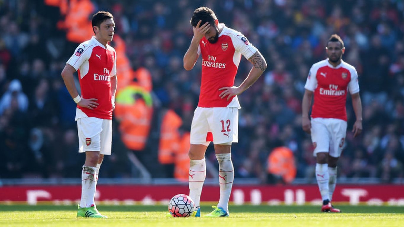 arsenal-watford-goal-dejected-3430689