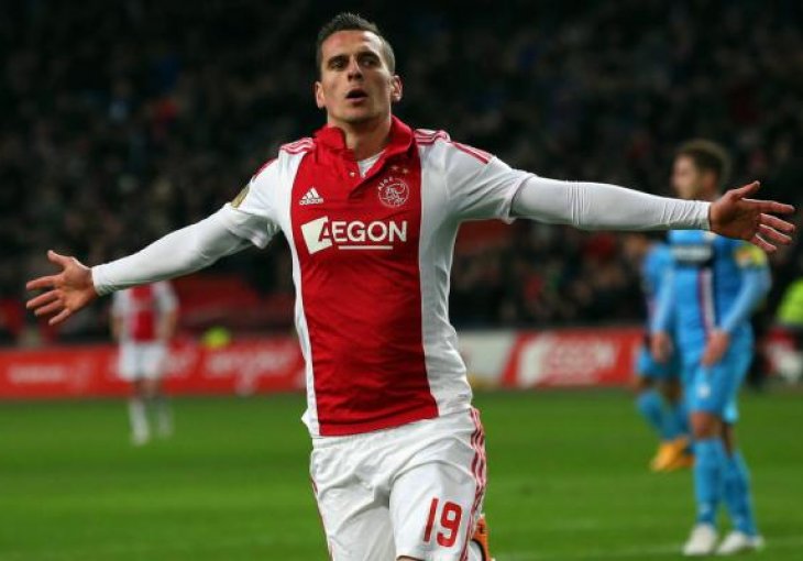 Ajax pobjedom preuzeo prvu poziciju holandskog prvenstva