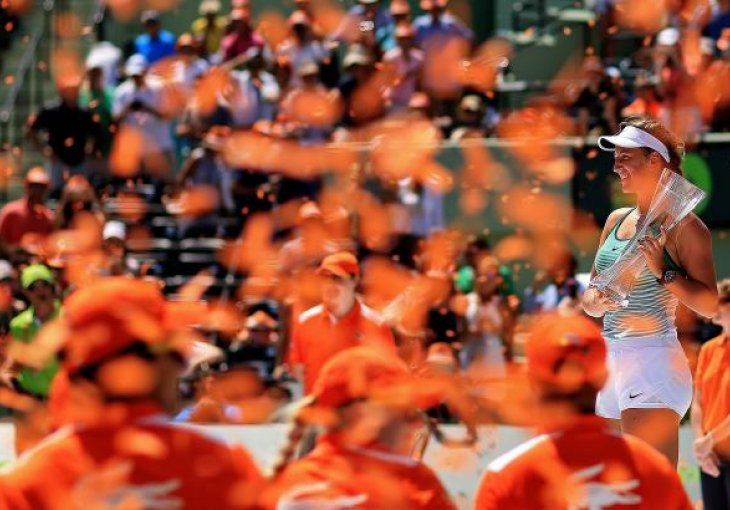 Viktoria Azarenka rutinski do trofeja u Miamiju