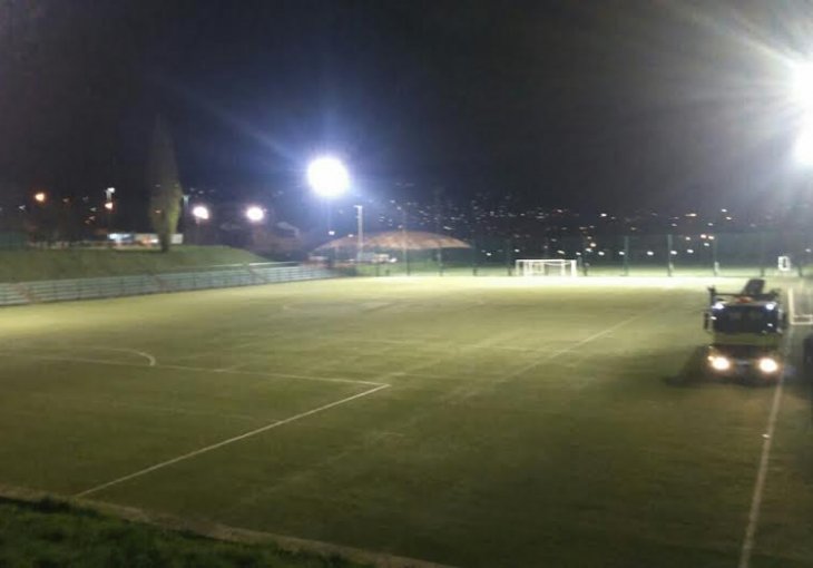 Pomoćni teren stadiona na Koševu dobio reflektore