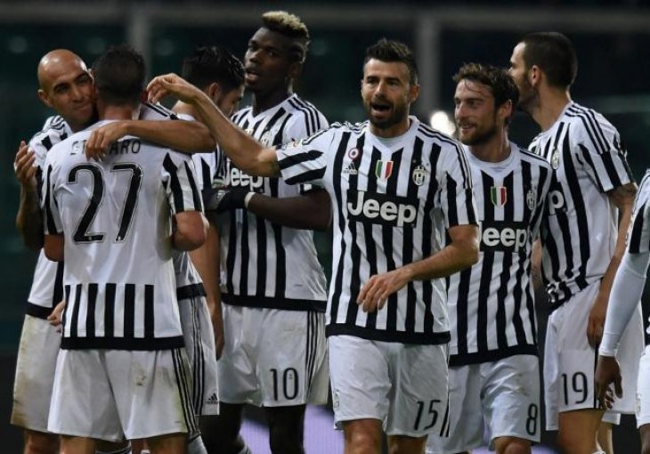 Juventus pored Cavanija 