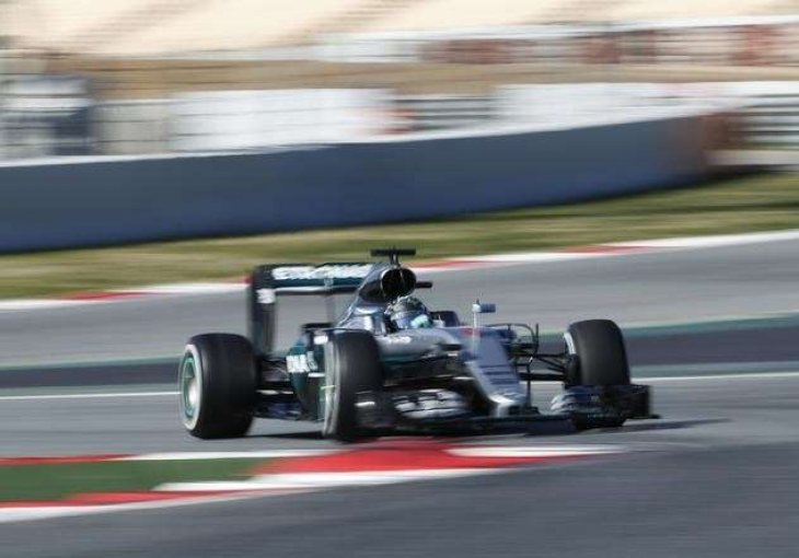 Rosberg  starta prvi, veliki peh za prvaka