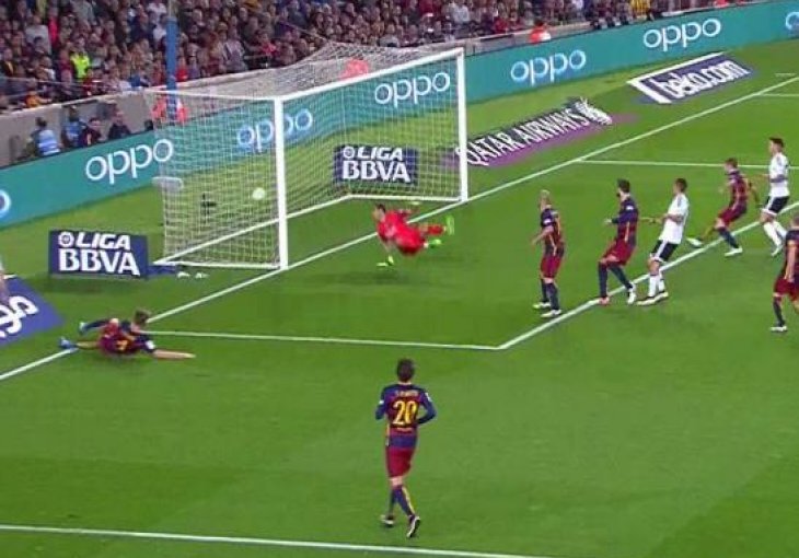 Šok na Camp Nou: Rakitić pogodio vlastitu mrežu, Valencija vodi!