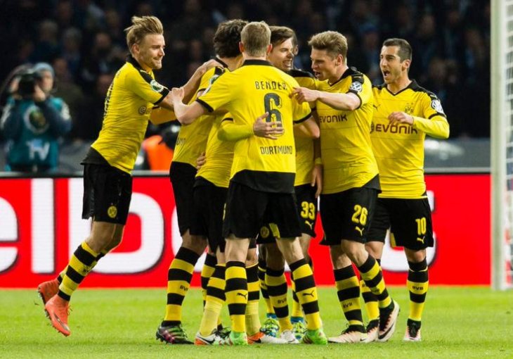 Dortmund rutinskim trijumfom u Berlinu zakazao finale sa Bayernom
