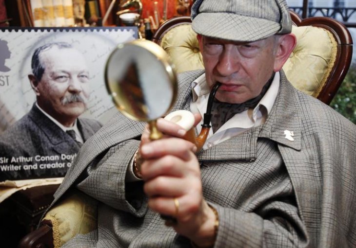 Kad nije pisao o Sherlocku, Sir Doyle je pod pseudonimom branio za Portsmouth