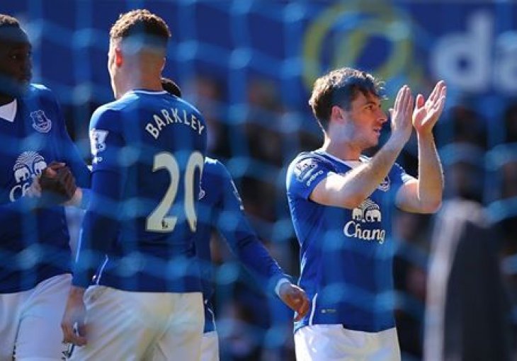 Newcastle stigao do bodova spasa, Everton konačno slavio