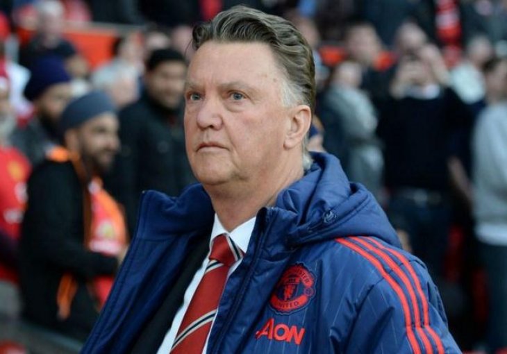 Van Gaal nakon meča uhvatio reportera za kosu: 