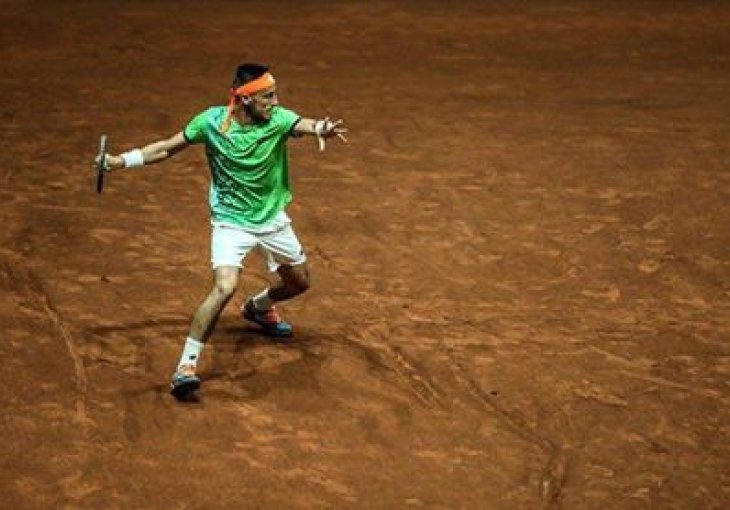 Džumhur porazom od Souse završio nastup na Roland Garrosu u prvom kolu