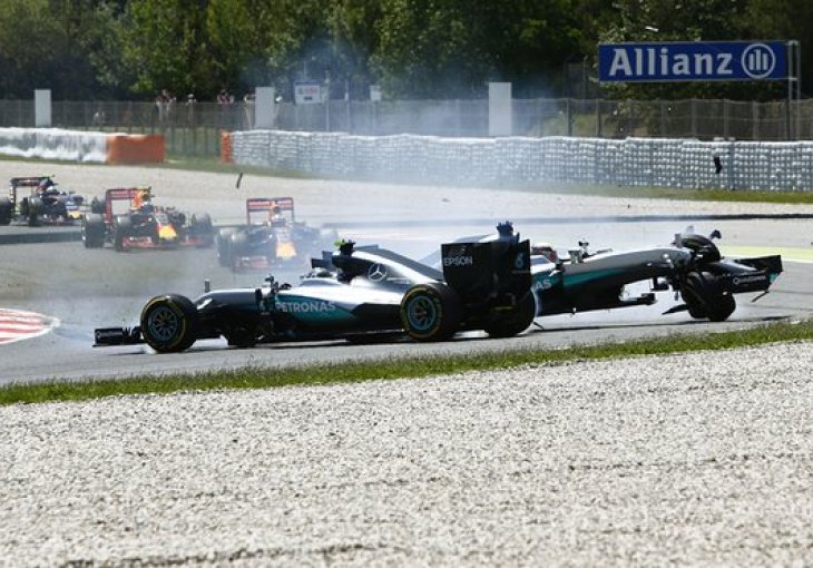 Hamilton i Rosberg neće biti kažnjeni zbog sudara
