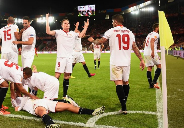 Sevilla pred potpisom sa reprezentativcem Poljske