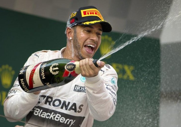 Hamilton planira završiti karijeru u Mercedesu