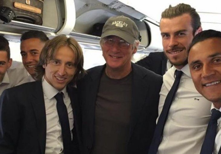 Neočekivan gost 'upao' u let fudbalera Real Madrida ka Milanu