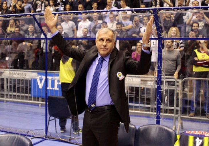 Ružne slike iz Turske: Navijači Galatasaraya pljunuli trenera Fenerbahčea
