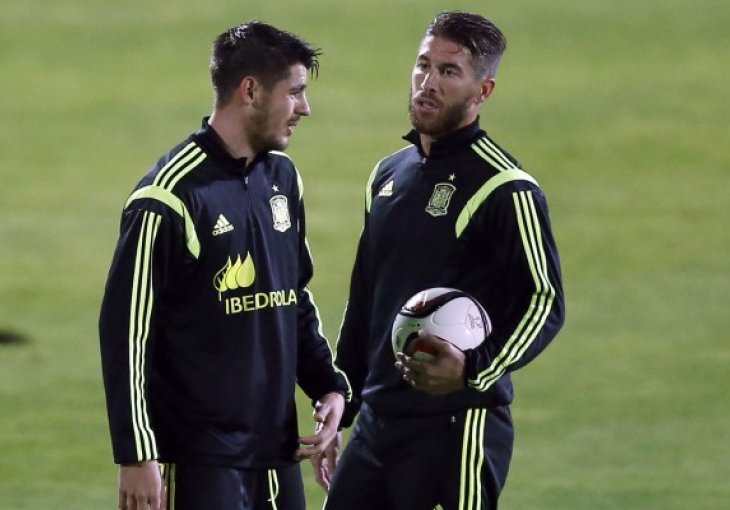 Nevjerovatno: Ramos uzeo mašinicu u ruke i ošišao Moratu