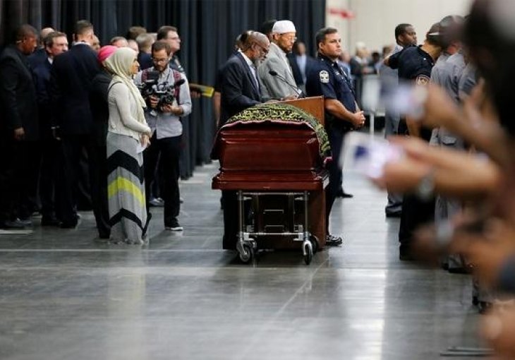 Danas klanjana Dženaza namaz legendarnom Muhammadu Aliju