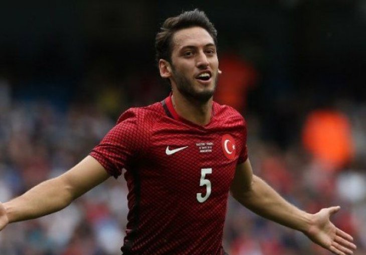 Bomba sa Otoka: Calhanoglu pojačava velikana  