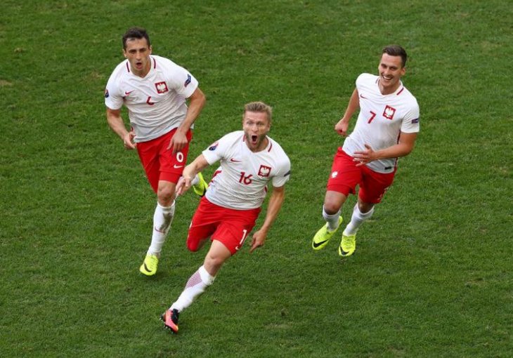 Fudbaleri Poljske do historijskog plasmana, Gomez donio pobjedu Elfu