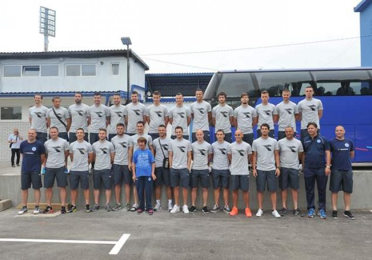 Igrači Željezničara otputovali na pripreme 