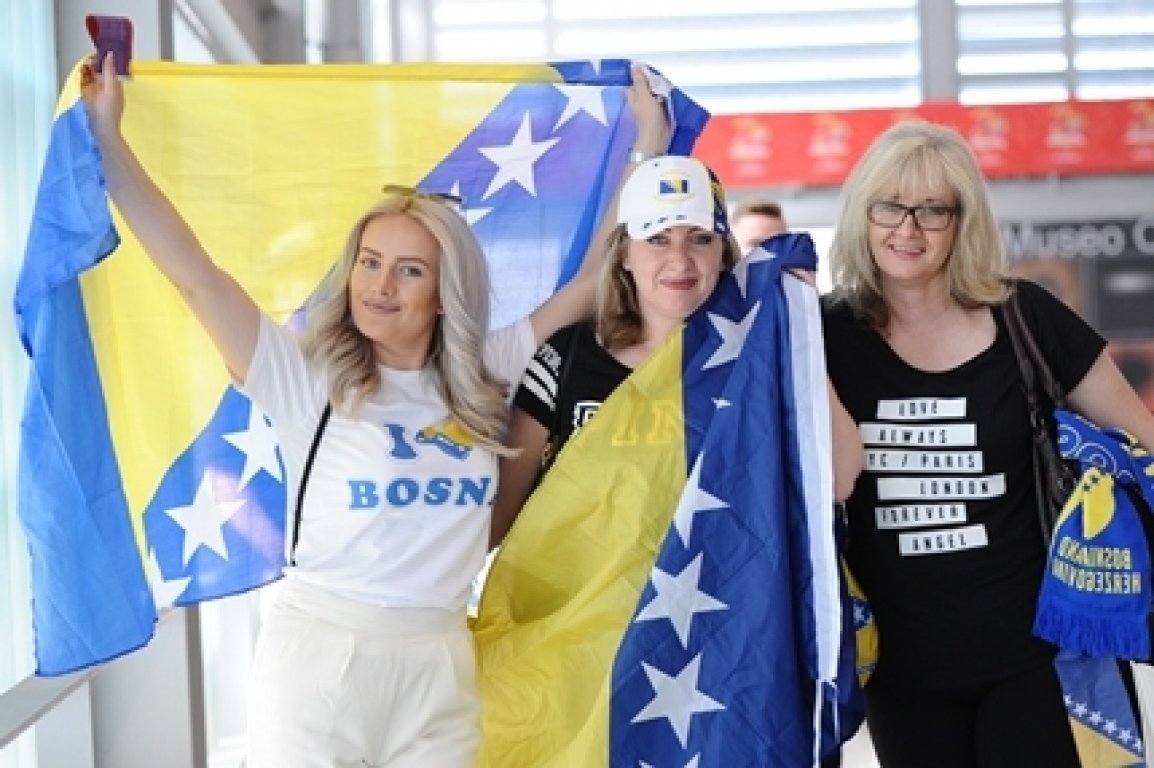 ae79864f-4068-42af-ab4f-66f262b32e5e-1000