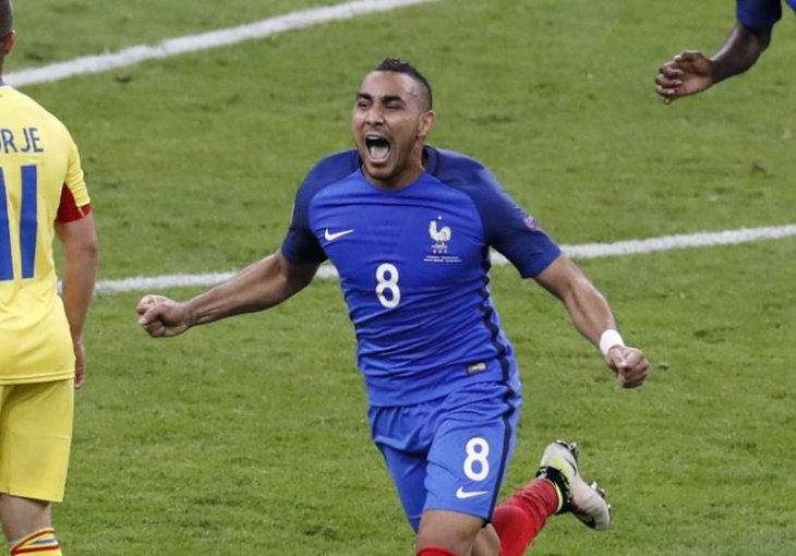 Payet ponovo dokazao veličinu: Uz suze, ljubio noge svom saigraču