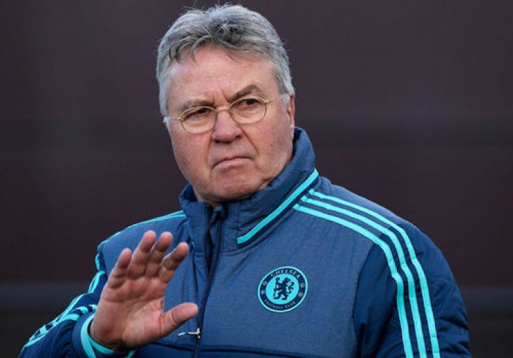 Otok je na nogama - Guus Hiddink najbliži klupi Gordog Albiona