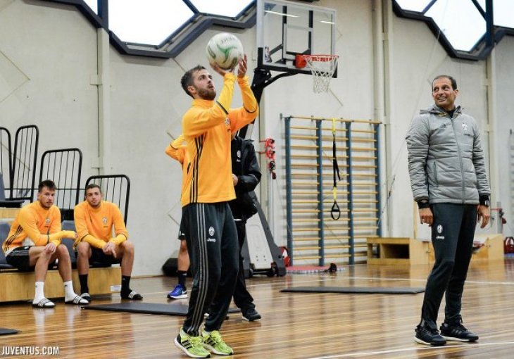 Pjanić u Australiji igrao basket sa novim šefom