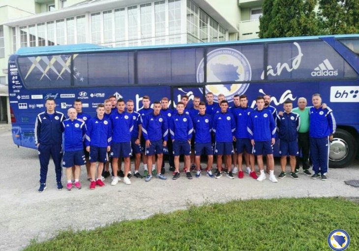 Bh. juniori krenuli za Sloveniju: Večeras prvi trening