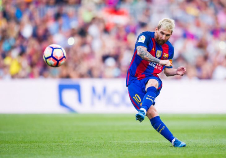 Messi (ne)će doživotno igrati za Barcelonu?