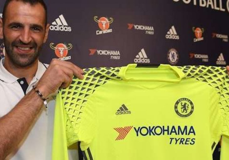 Zvanično: Golman Dinama pojačao Chelsea