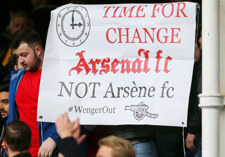 Navijači Arsenala kasnili na Turf Moor jer se voz sudario sa kravama