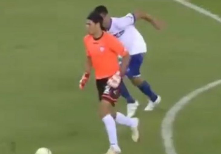Još jedan nevjerovatni predsjednik: Prebio golmana i uručio mu otkaz