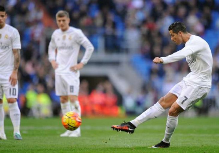 Ronaldu krenulo u životu: Potpisao ugovor života  