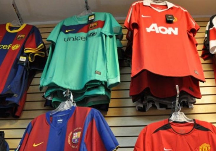 Kazna bičevanjem ukoliko nosite dresove Reala, Barcelone, Milana...