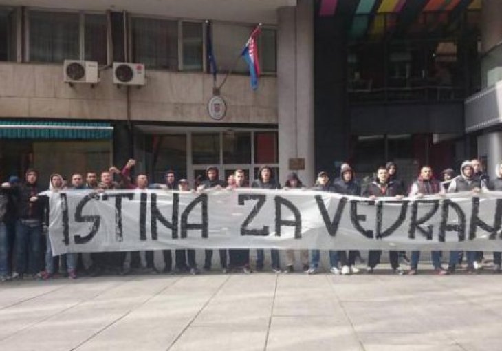 Navijači Sarajeva protestvovali pred Ambasadom Republike Hrvatske