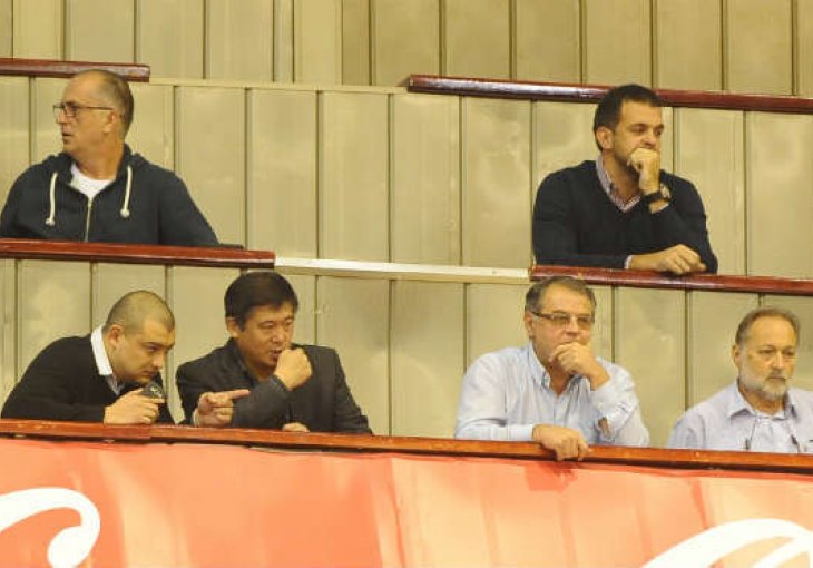 Senzacija na pomolu? Kineski milioner gledao Zvezdu