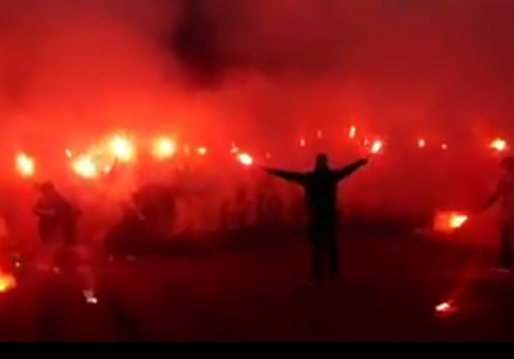 Brisel u plamenu: Bh. navijači u veličanstvenom korteu stigli pred stadion