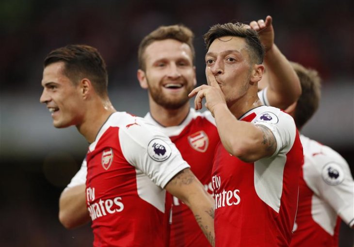 Henry: Özil briljira zbog ove briljantne Wengerove odluke!
