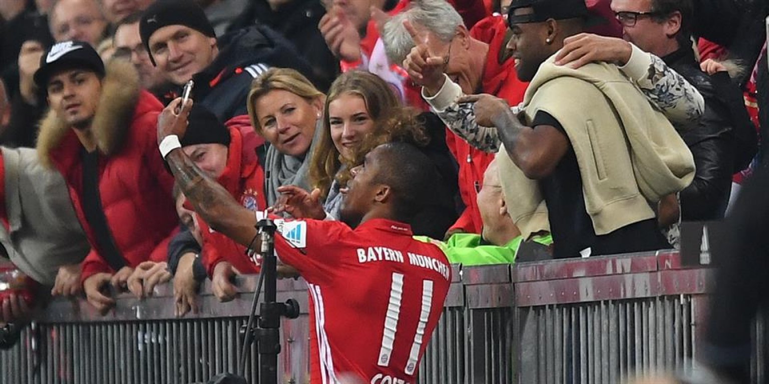 douglas-costa-selfie