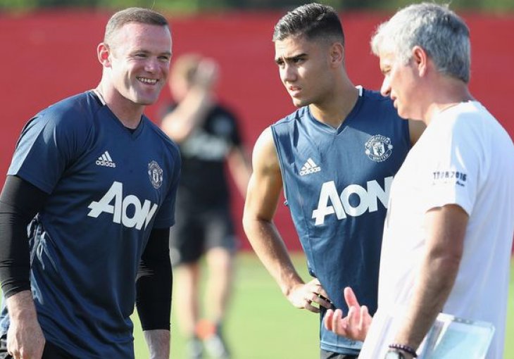 Rastanak se primakao: Mourinho napadaču poručio da može otići  