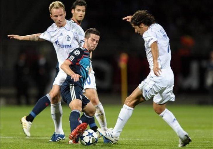 Rakitić i Pjanić rame uz rame sa Ronaldom  