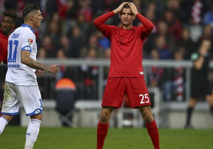Pohvalan čin: Znate li zbog čega je Bayern igrao u čudnim dresovima danas?