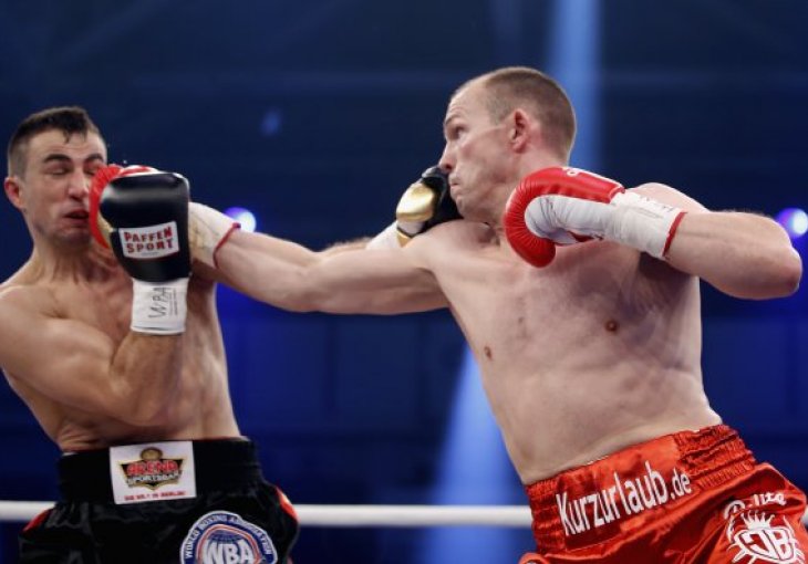Njemački bokser u induciranoj komi nakon poraza u borbi za titulu