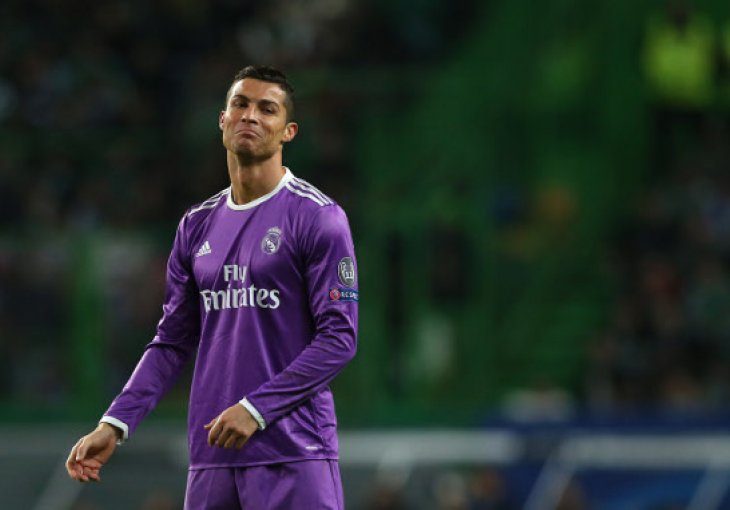 Cristiano Ronaldo stigao legendarnog Giggsa, ali Ozil je čudo nad čudima!