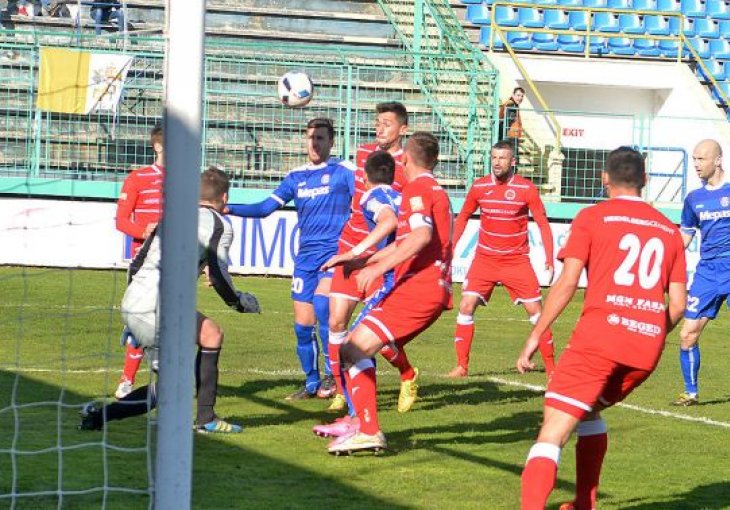 Hladan tuš na Pecari u režiji Ramovića: Menalo izjednačio