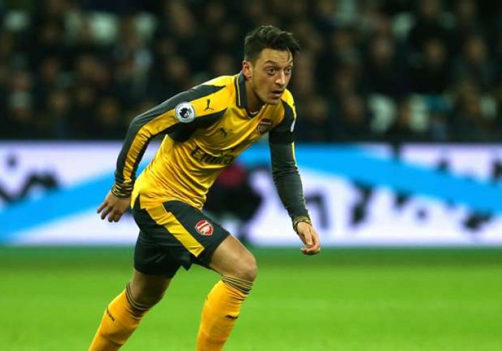 Arsenal tek druga ekipa s 300 domaćih pobjeda, Özil odmah do Cantone