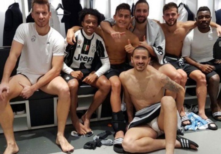 Juventus rutinski protiv Lazija, Pjanić sjajan u novoj ulozi! (VIDEO)
