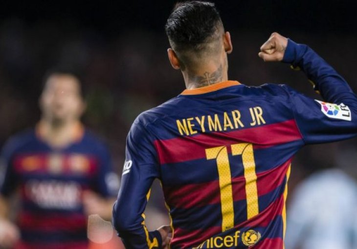 Neymar ismijava sudiju današnjeg meča