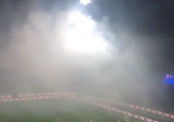 Navijači Albanije prekinuli meč protiv Italije 